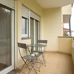 1bdr With Balcony Near The Διαμέρισμα *