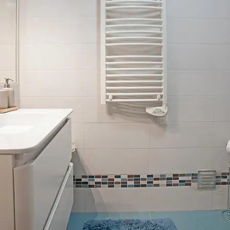 Apartament 1bdr With Balcony Near The *