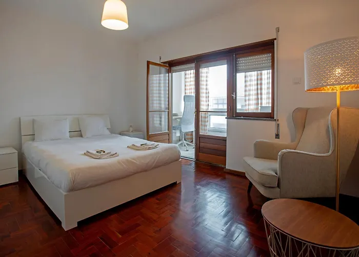 公寓 1bdr With Balcony Near The