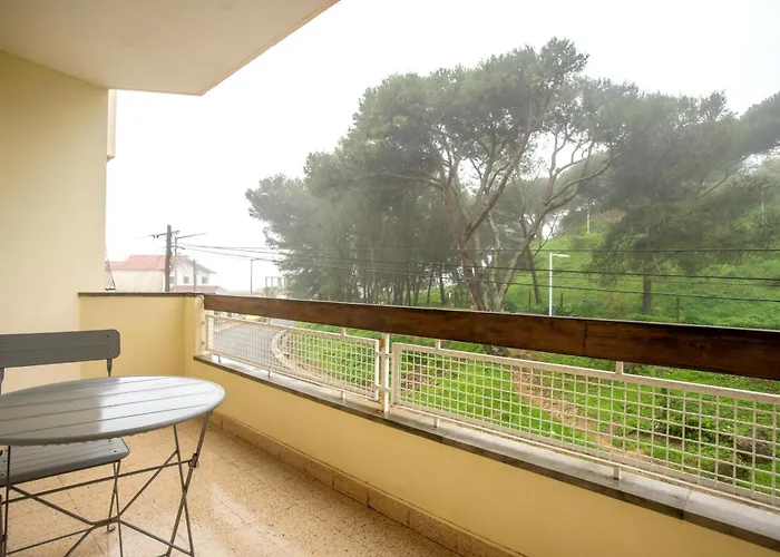 1bdr With Balcony Near The 公寓 *