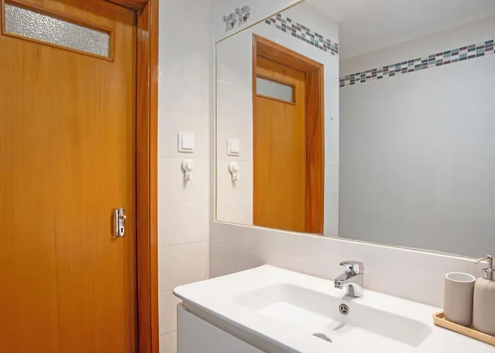 1bdr With Balcony Near The 公寓 *