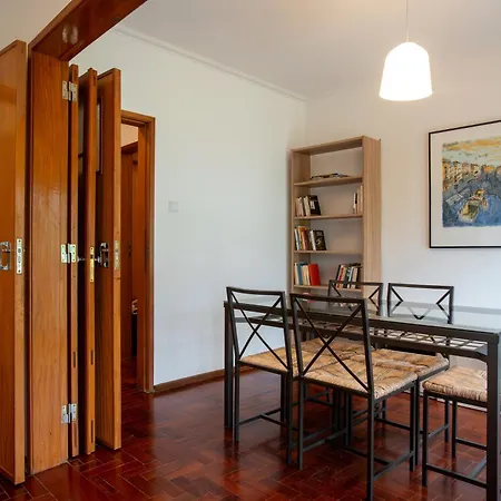 1bdr With Balcony Near The Apartment Cascais